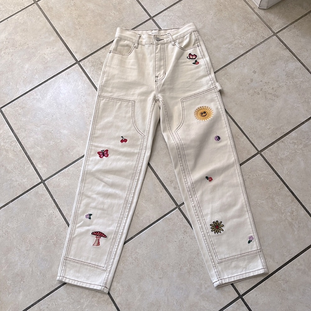 Pacsun cream jeans with patches